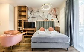 CITYSTAY Scala Śródmieście Apartament z uroczym ogródkiem